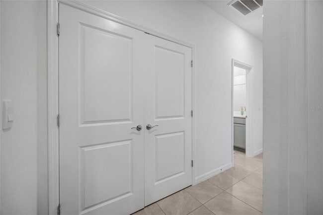 Building Photo - 2555 Bending Bonsai Dr