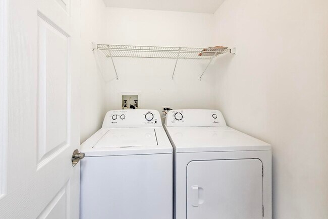 Building Photo - 2219 Rossiter Pkwy