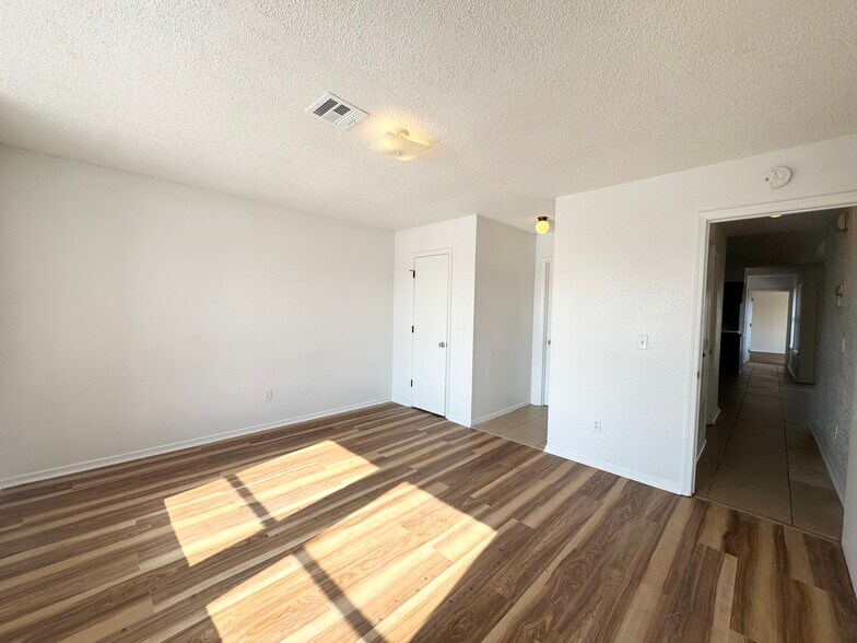 Building Photo - 339 NW 119th St