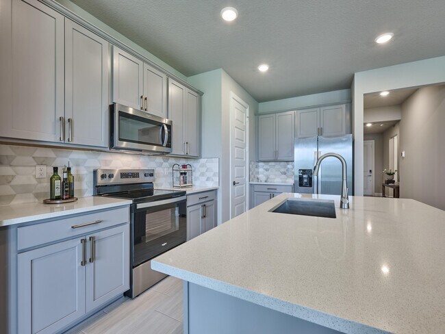 Building Photo - 8960 Dahlia Cir