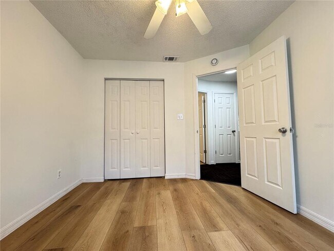 Building Photo - 215 Pinehurst Dr