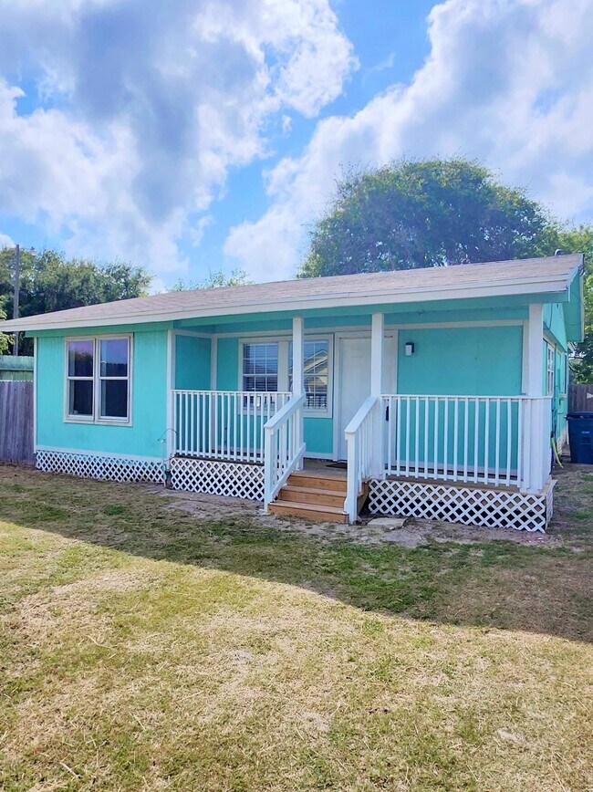 Primary Photo - 1714 Amber Dr