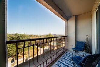 Building Photo - 1 Towers Park Ln