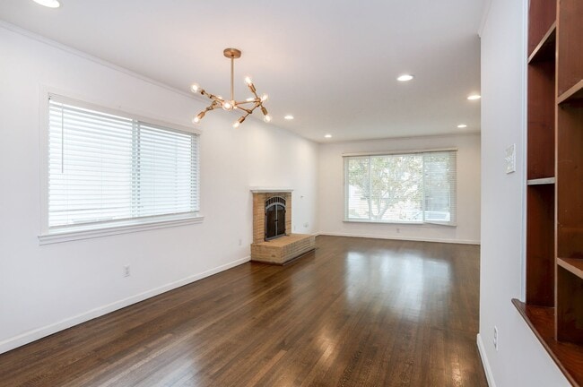 Building Photo - Extensively remodeled 4 Bed / 3 Bath home in South San Francisco. YouTube tour!