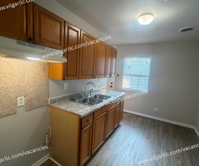 Building Photo - Very spacious • 3 Bedroom • 1 Bathroom Home.