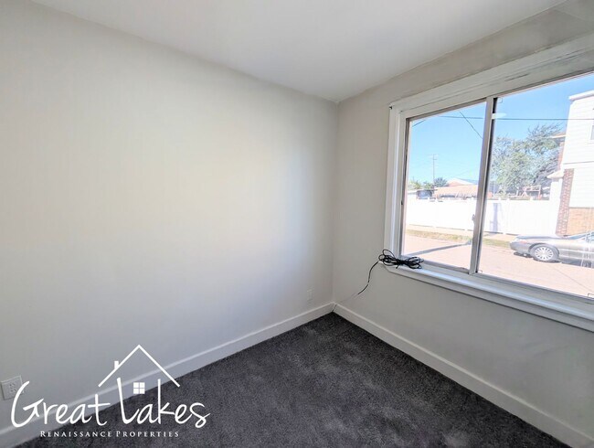 Building Photo - 1563 Waterman St
