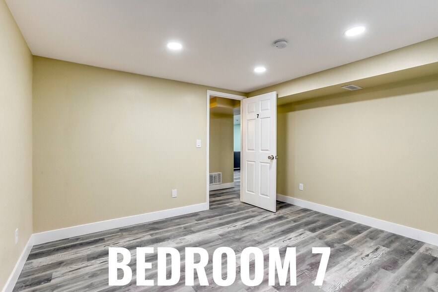 Building Photo - 15054 E Dartmouth Ave