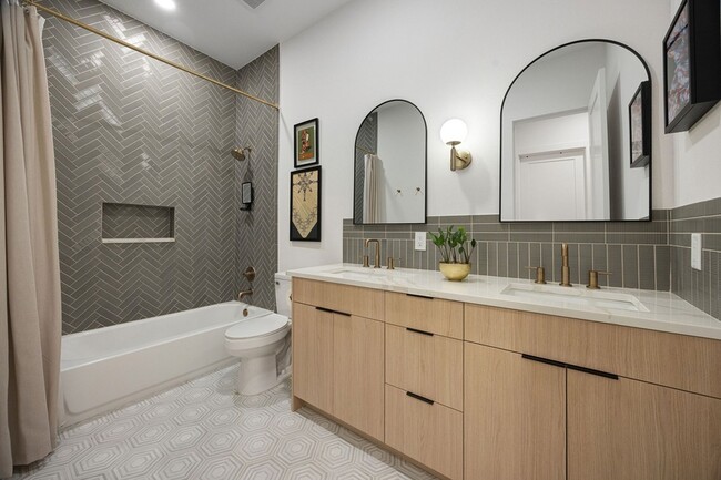 Building Photo - 3513 Castor St