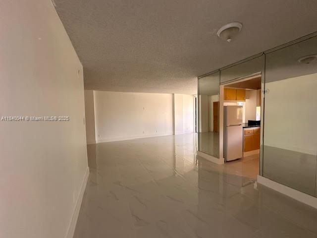 Building Photo - 1 bedroom in sunny Isles Beach FL 33160