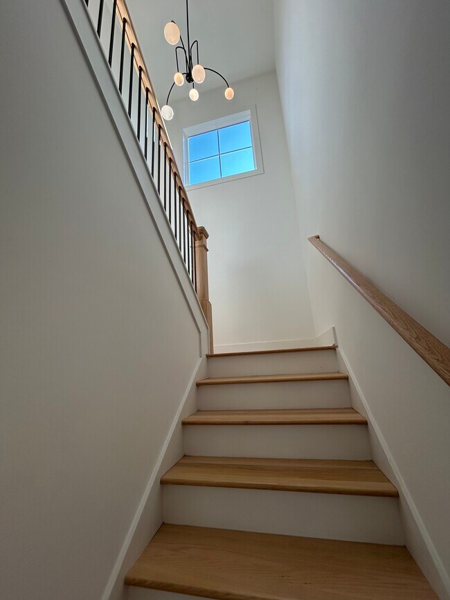 Building Photo - 73 Whitefoord Ave SE