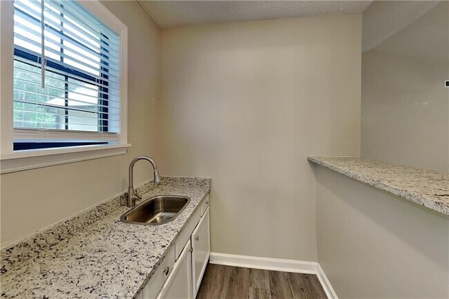 Building Photo - 5580 Dorsett Shoals Ln