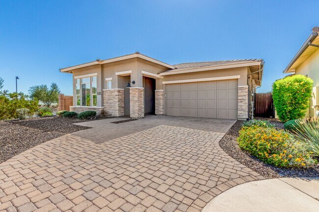 Building Photo - STUNNING HOME IN PEORIA