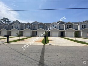 Building Photo - Townhomes 2 miles from Hurlburt Field AFB