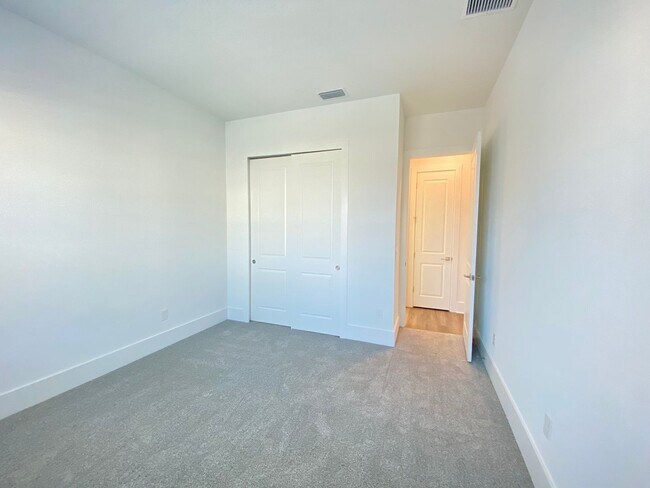 Building Photo - 12668 Clear Sapphire Dr