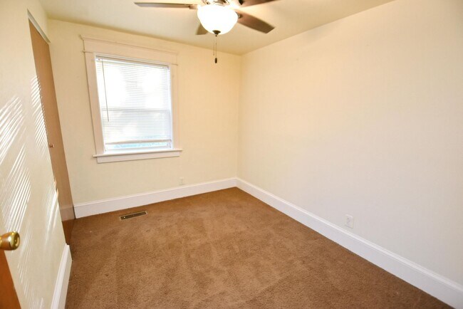 Building Photo - McKinley Terrace Home for Rent in South Bend, IN