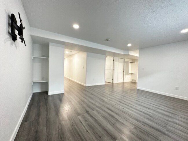 Building Photo - Great Lehi Home Now Available!