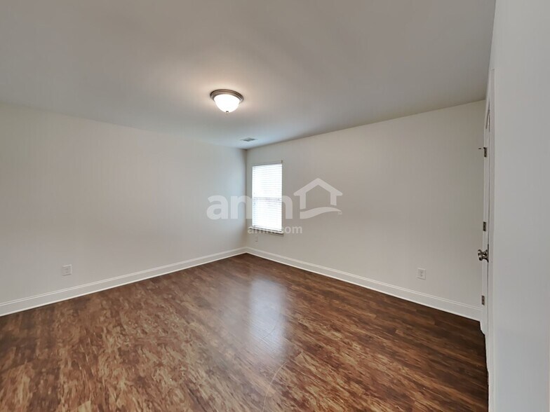 Building Photo - 456 Pearson Cir