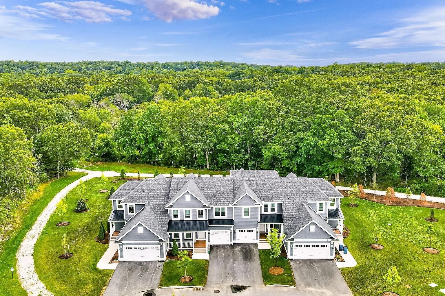 Building Photo - 23 Lily Pond Ln