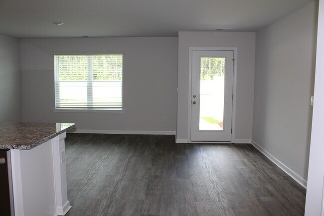 Building Photo - 4174 High Glen Dr