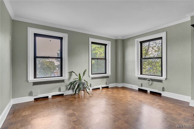 Building Photo - 800 W Ferry St