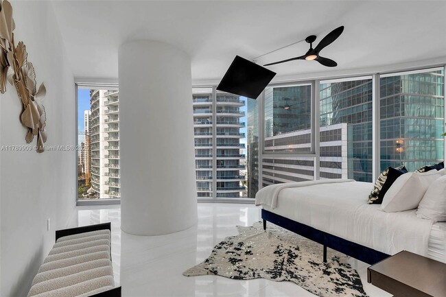 Building Photo - 300 Biscayne Blvd Way