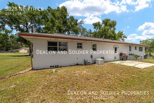 Building Photo - 3028 NE 7th Ln