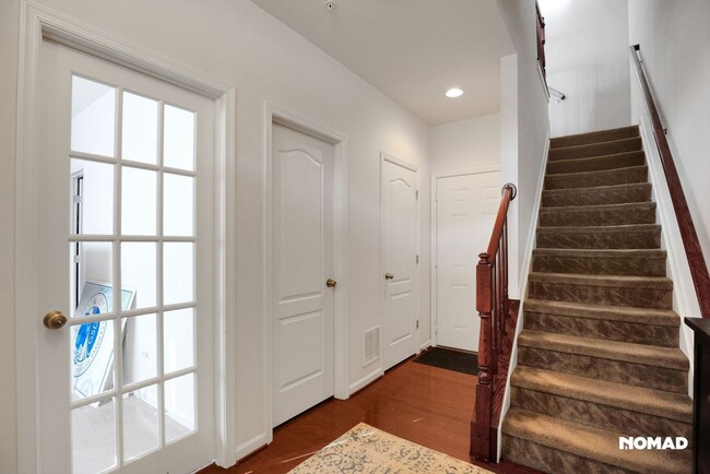 Building Photo - Stunning 4BR Townhome in National Harbor