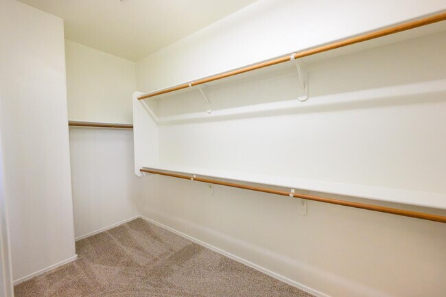 Building Photo - 2521 W Tumbleweed Dr