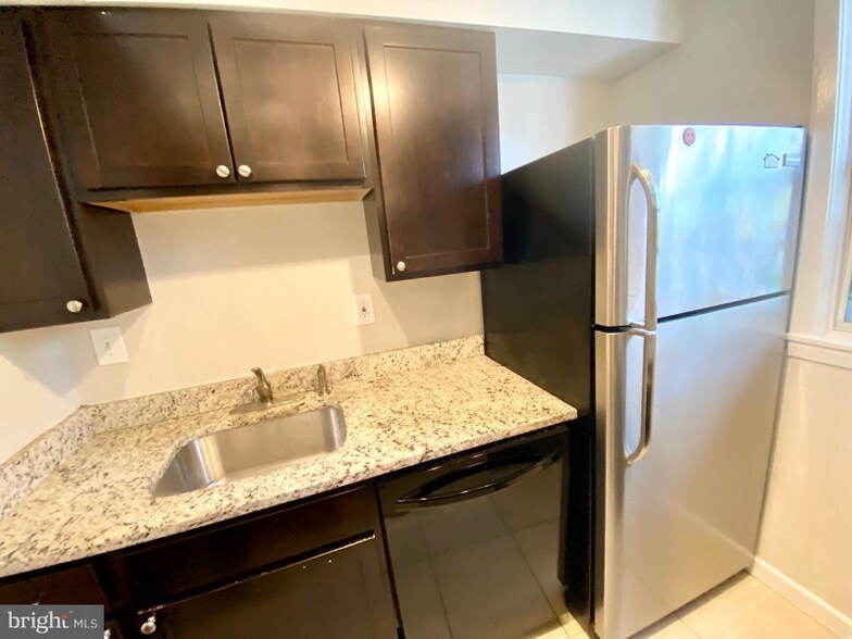 Building Photo - 824 S Arlington Mill Dr