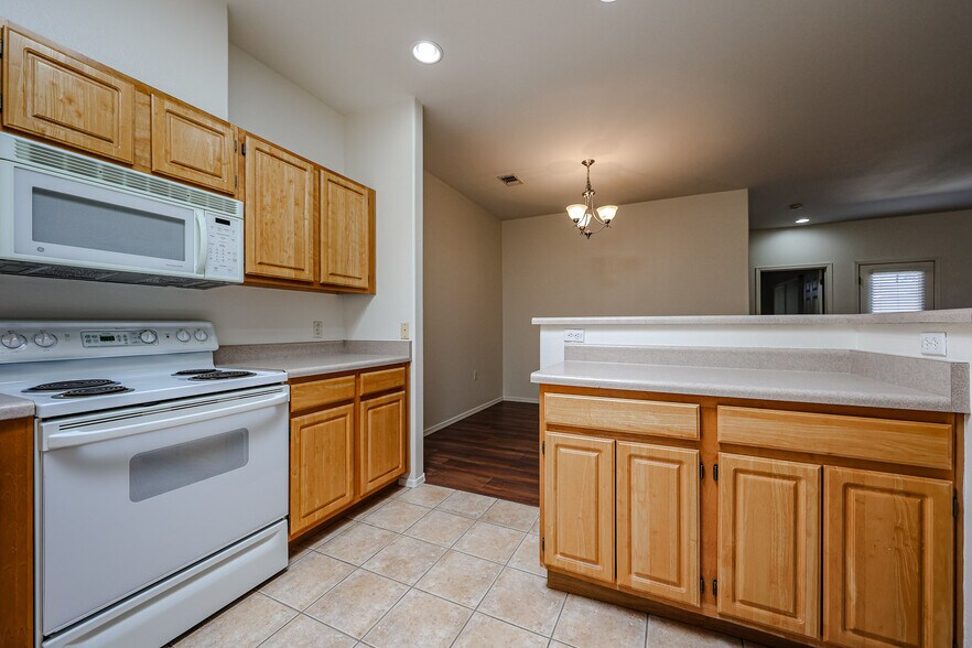 Building Photo - 3221 N 37th St