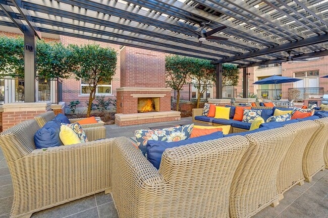 Building Photo - 2801 Waterwall Dr