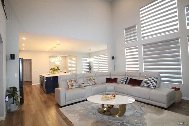Building Photo - 818 Memsie Dr