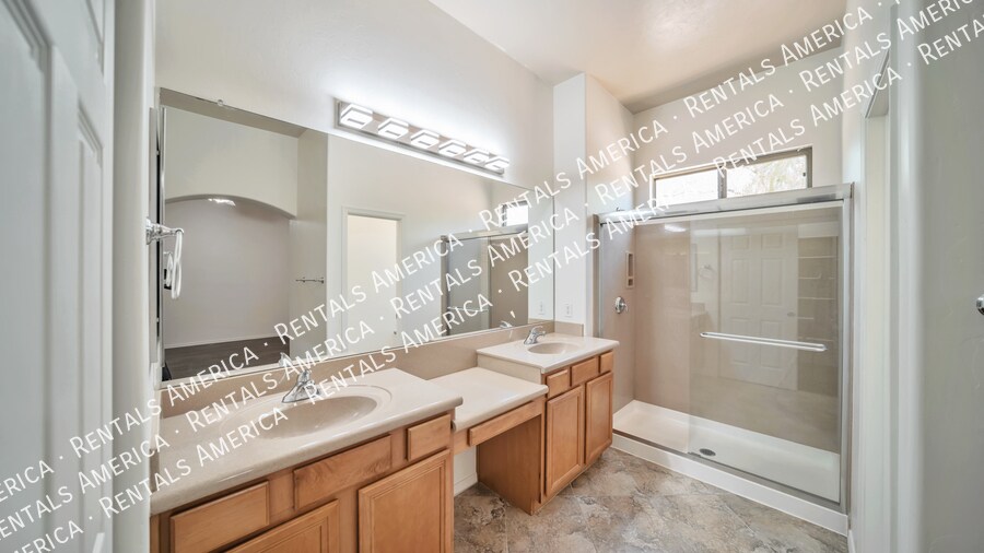 Building Photo - 10430 E Rita Ranch Crossing Cir