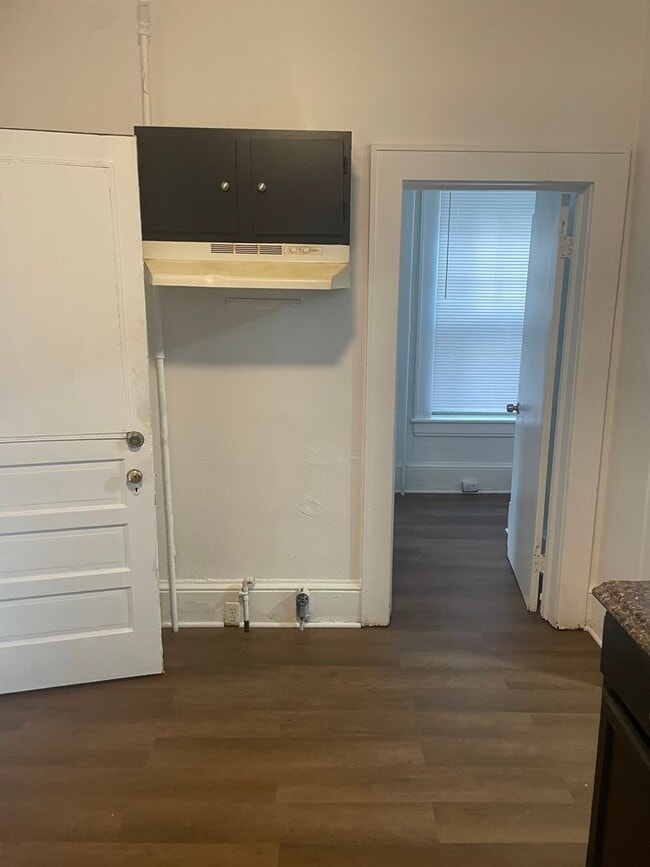 Building Photo - 3 bedroom 1.5 bath House for rent