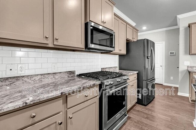 Building Photo - 640 Chigwell Springs Ln