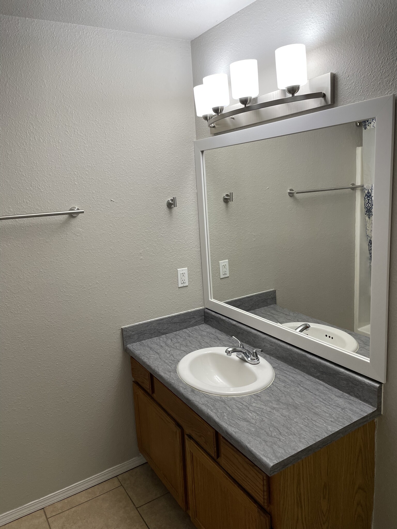 Hall bathroom - 1382 N Dawn Dr