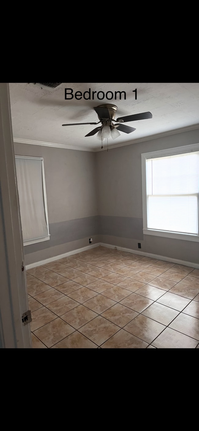 Building Photo - 2015 9th St