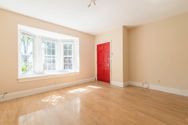 Primary Photo - 1204 Holbrook St NE