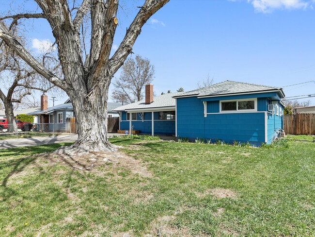 Building Photo - 1708 Probasco Way