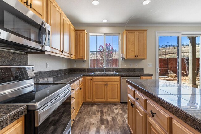 Building Photo - 20863 Grapevine Dr