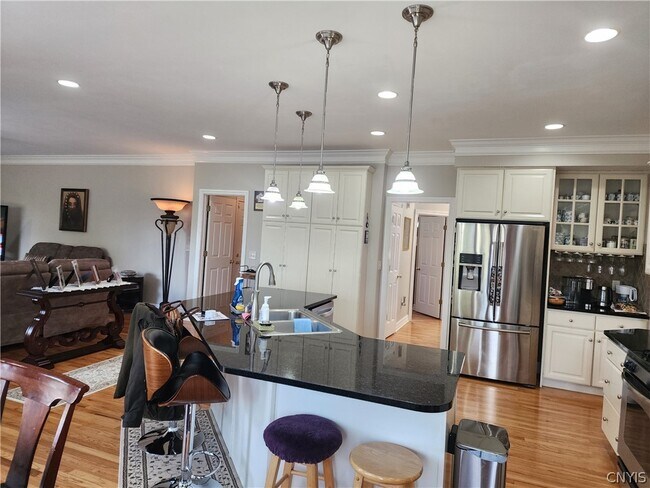 Building Photo - 4560 Providence Rd