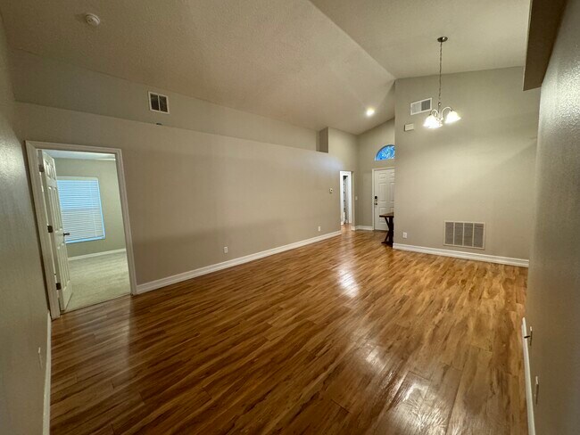 Building Photo - 322 Halstead Dr