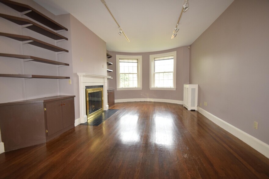 Primary Photo - 141 Beaconsfield Rd