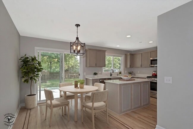 Building Photo - 30W181 Foxboro Ct