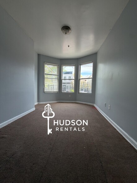 625 Bramhall Ave 1R - 623 Bramhall Ave