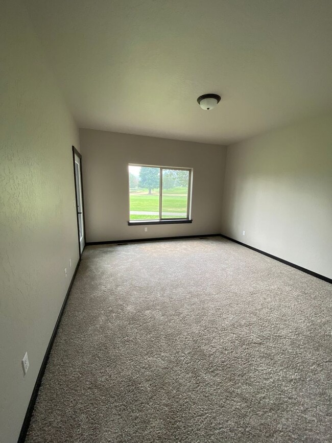Building Photo - BLANCHARD GOLF COURSE HOME (APP#43)