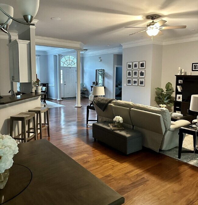 Building Photo - Beautiful 4-Bedroom Home in Desirable Baynard Park! | Hardwood Floors, Corian Countertops & Priva...