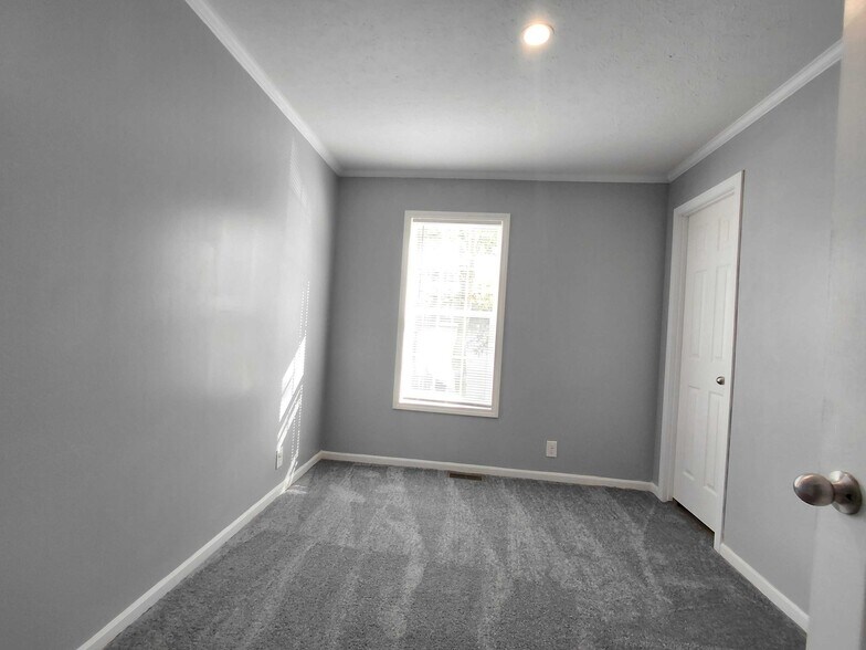 Building Photo - 2112 Bluebird Terrace NW