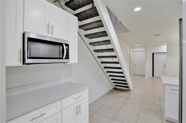 Building Photo - 4300 S Ocean Blvd
