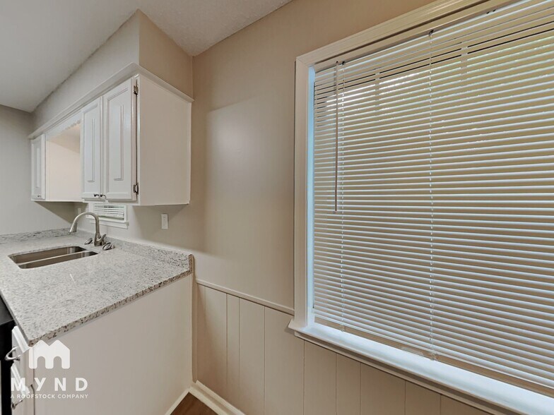 Building Photo - 6082 Belle Grove Cove N